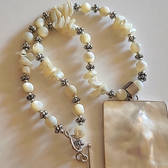 925 Silver Mother of Pearl Pendant with Handmade Beaded Necklace - Picture 3 of 6